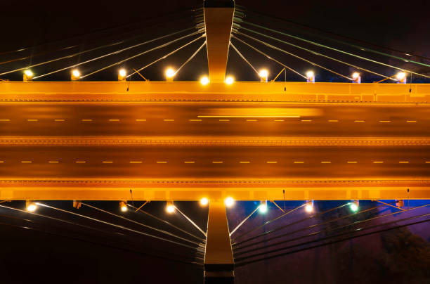 most wiszący na autostradzie w nocy (antenowy) - wroclaw traffic night flowing zdjęcia i obrazy z banku zdjęć