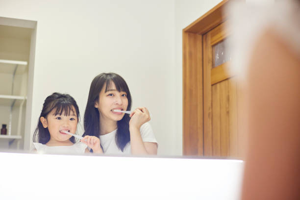 istock young mom and 3 year old daughter 1414020366