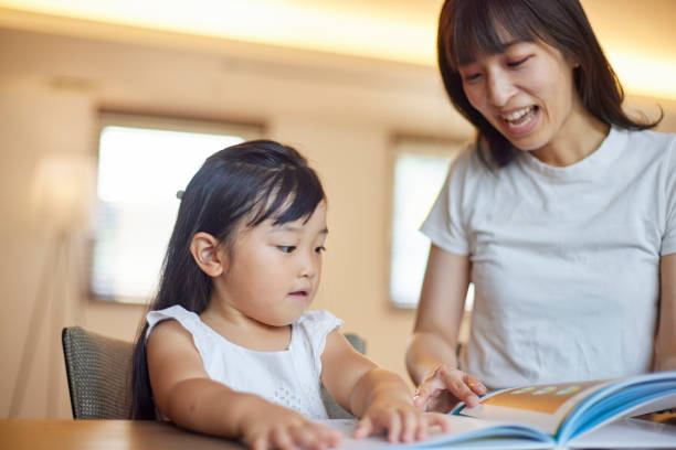 istock young mom and 3 year old daughter 1414020391