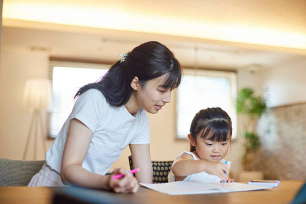 istock young mom and 3 year old daughter 1414020407
