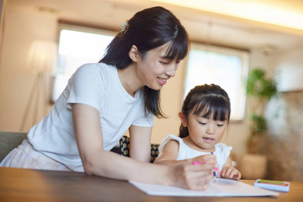 istock young mom and 3 year old daughter 1414020411