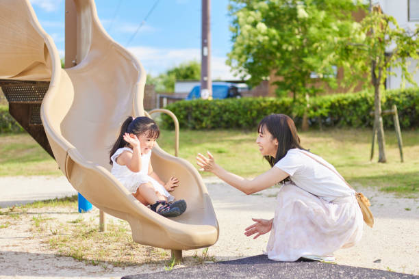 young mom and 3 year old daughter
