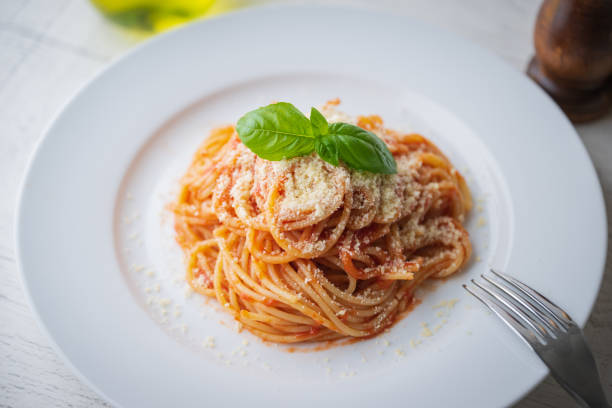 istock spaghetti pomodoro, tomato sauce spaghetti 1414106033
