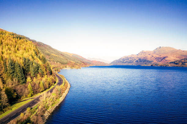 秋のローモンド湖 - loch lomond loch ben lomond scotland ストックフォトと画像