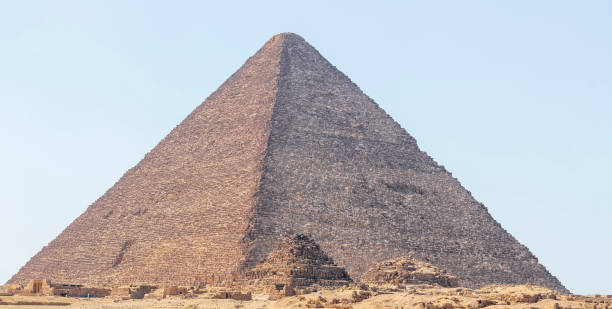 the great pyramid of giza, giza necropolis, egypt - giza pyramids sphinx pyramid shape pyramid imagens e fotografias de stock