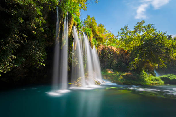 cascada de duden en antalya - waterfall antalya turkey forest fotografías e imágenes de stock
