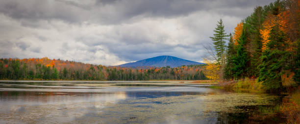 istock Autumn Colors in Vermont 1414267221