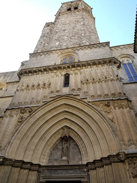 istock Architecture in the Gothic Quarter - Barcelona 1414436766