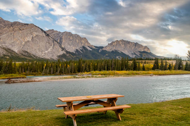 istock Fall colours along the Bow River under Mount Yamunska. Bow Valley Provincial Park, Alberta, Canada 1414502038
