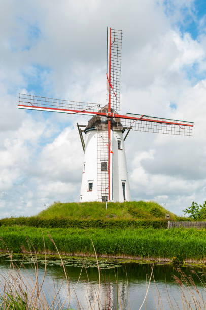 damme mill en bélgica - belgium bruges windmill europe fotografías e imágenes de stock