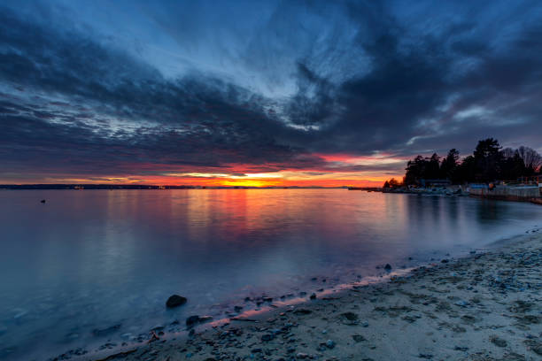 istock Sunset glow with dramatic clouds, West Vancouver, BC, Canada 1414702601