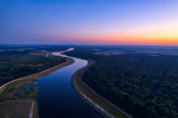 paisaje rural con un río (aéreo) - odra river fotografías e imágenes de stock