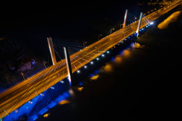 autostrada z mostem w nocy (antena) - wroclaw traffic night flowing zdjęcia i obrazy z banku zdjęć