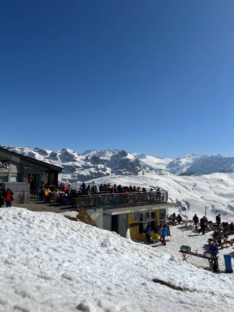 istock Crowd of skiers in Melchsee-Frutt 1414789329