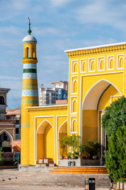 o marco da cidade de kashgar, mesquita etgal, xinjiang, china - cultura uigur - fotografias e filmes do acervo