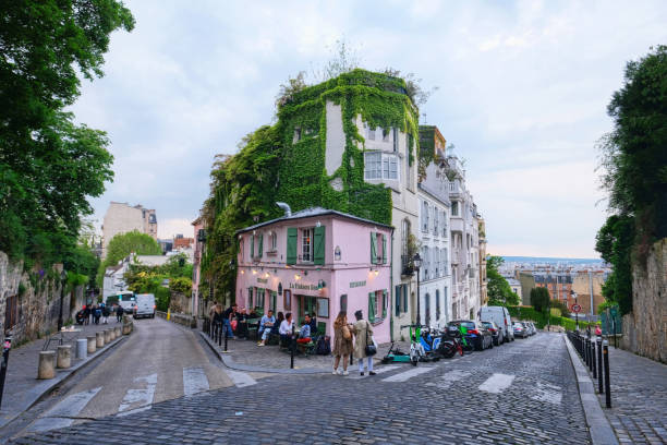 The Maison Rose on Montmartre Paris, France - May, 2022: Historical bistro La Maison Rose on Montmartre montmartre stock pictures, royalty-free photos & images