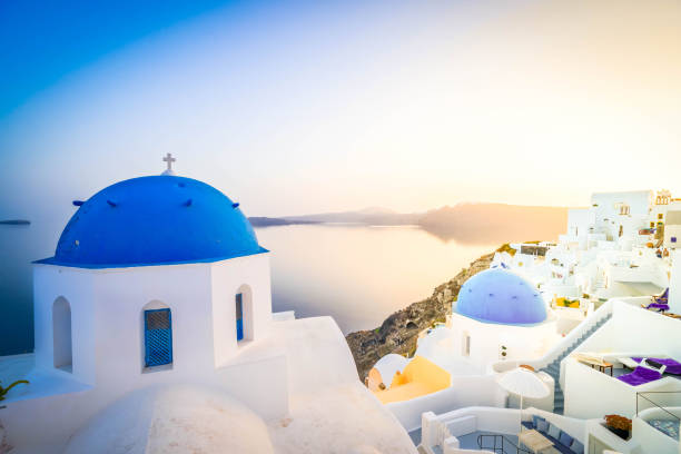 istock Oia, traditional greek village 1414838982