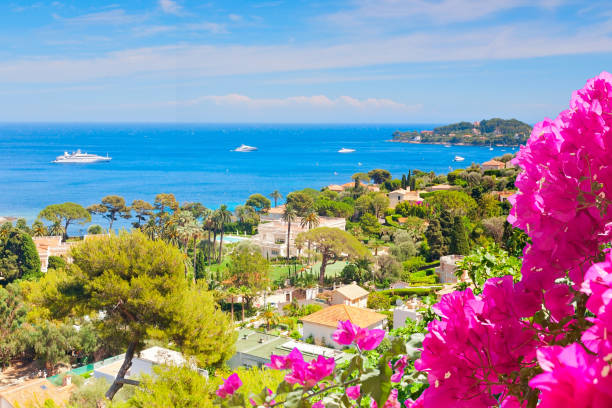 panoramablick auf die côte d'azur, frankreich - cannes french riviera france beach stock-fotos und bilder