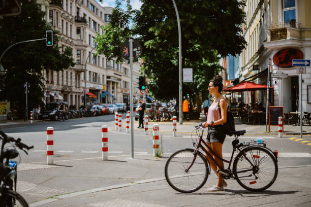 istock female commuter in Berlin Kreuzberg 1414983003