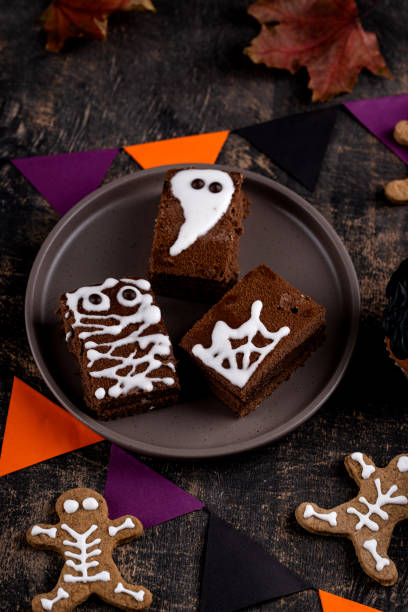 istock Scary Halloween dessert with spooky decoration 1415006905