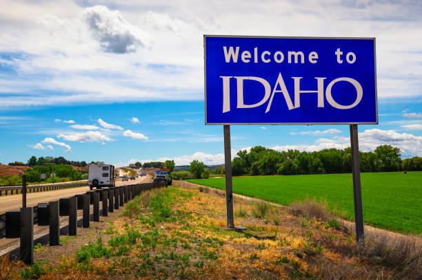 istock Welcome to Idaho State Sign 1415135065