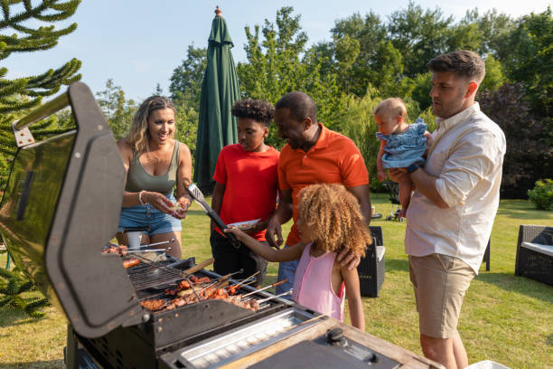 istock Family Garden BBQ 1415136225