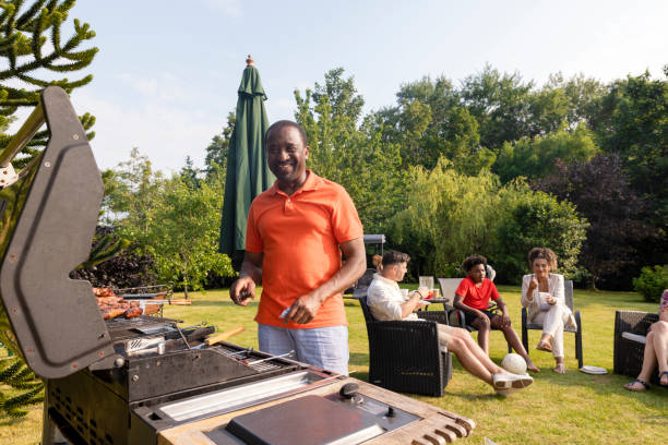 istock Barbecues on Sunny Weekends 1415136332
