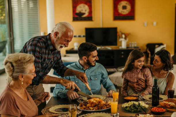istock Thanksgiving family day 1415150081