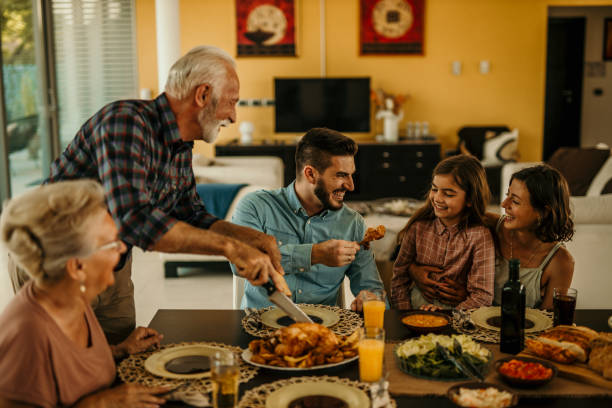 istock Thanksgiving family day 1415150100