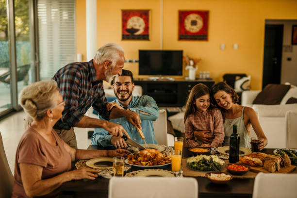 istock Thanksgiving family day 1415150221