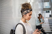 studentinnen-nach-vorlesung.jpg?b=1&s=170x170&k=20&c=oOcGlTwUDiB85z6GIEW7SNy7saLleKV3h5IP6JU_JCA=