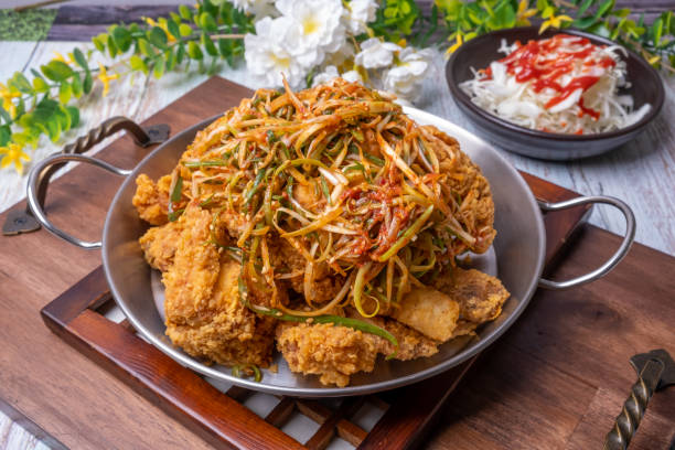 chicken with green onion - korean style - fine dining grilled spring onion healthy lifestyle imagens e fotografias de stock