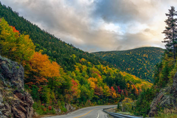 istock Autumn Weekend Drive in New Hampshire's White Mountains 1415228333