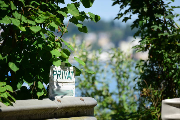 private property-signal