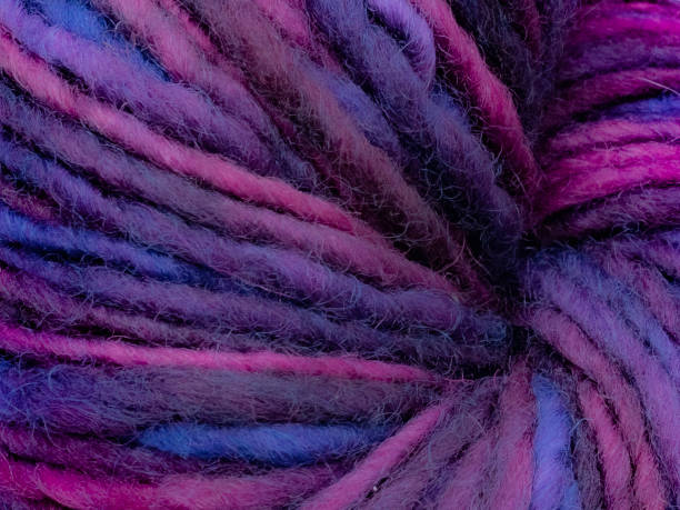 fios de lã colorida - twisted yarn - fotografias e filmes do acervo