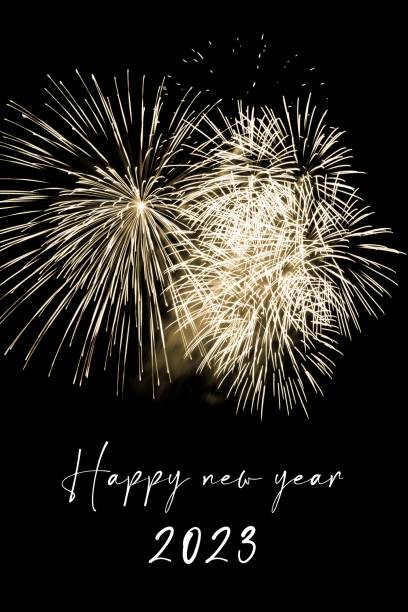 с новым 2023 желтым фейерверком звезд нового года - happy new years стоковые фото и изображения