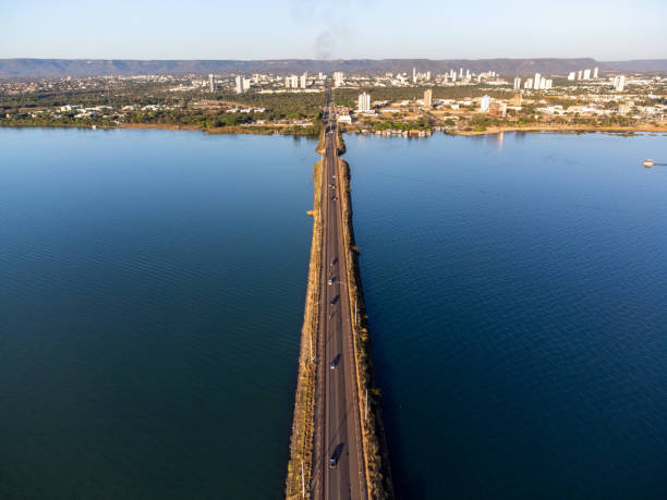 las hermosas palmas la capital más pequeña de brasil con el río tocantins - number of people riverbank beach river fotografías e imágenes de stock