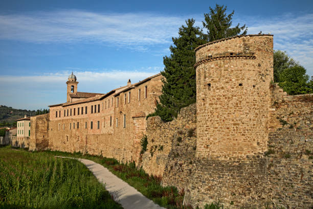 베바냐, 페루자, 움브리아, 이탈리아: 고대 도시의 중세 성벽 - military fort 뉴스 사진 이미지