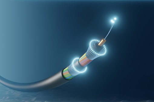 Cable submarino submarino de fibra óptica de comunicación en fondos marinos. photo