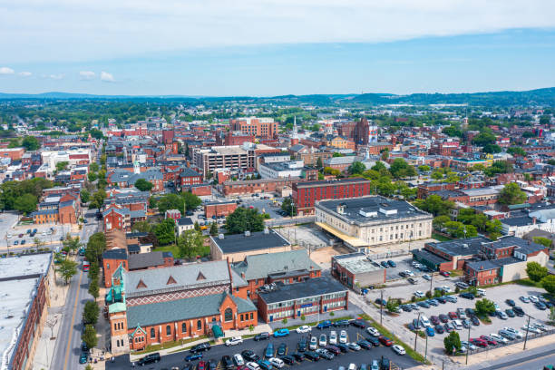 vista aérea del centro de york pennsylvania - york pennsylvania fotografías e imágenes de stock