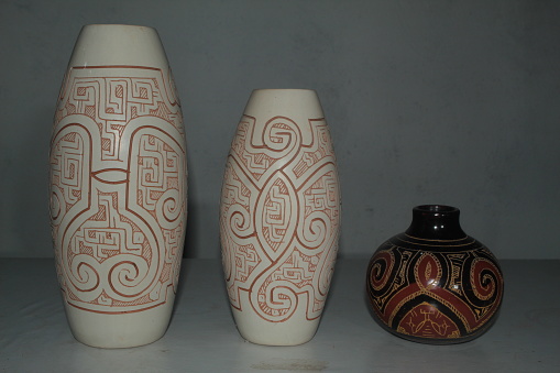 Handmade indigena ceramic vases from the Brazilian Amazon. Ceramic vase from Icoaraçi, ceramic native to the Brazilian Amazon, of indigenous origin, native craft
