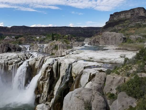 wodospady shoshone i rzeka snake w idaho - shoshone falls zdjęcia i obrazy z banku zdjęć