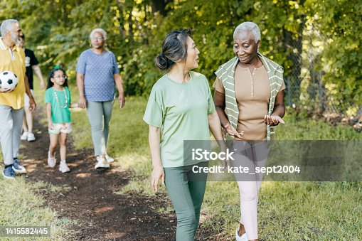 istock Healthy activities for seniors and grandkids 1415582445