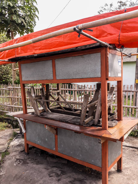 istock A street vendor cart 1415592798