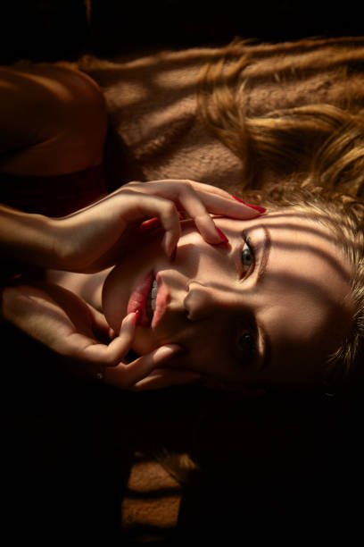 istock sensual serious girl 1415595658