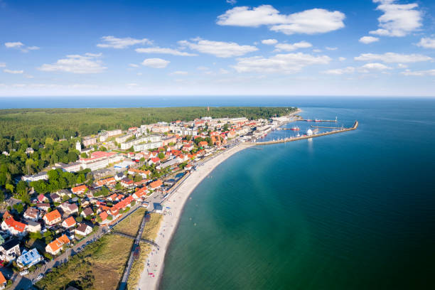 vacations  in poland - summer aerial view of the hel peninsula - peninsula imagens e fotografias de stock