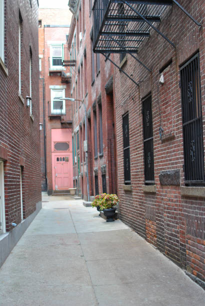 istock Alley of Boston 1415608295