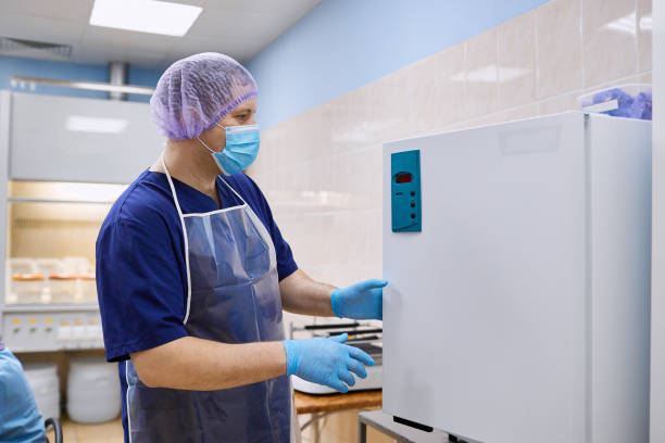 istock Scientists work in the laboratory. Remove the biomaterial from the freezer 1415608798