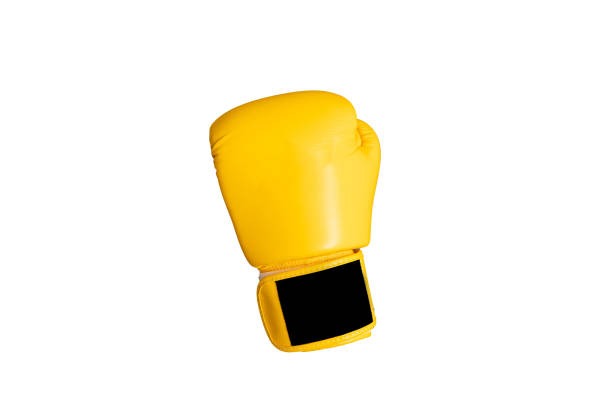 guantoni da boxe gialli sfondo isolato. - yellow box foto e immagini stock