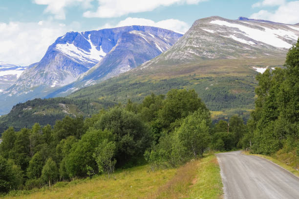 istock Lake Gjevillvatnet, Norway 1415730677